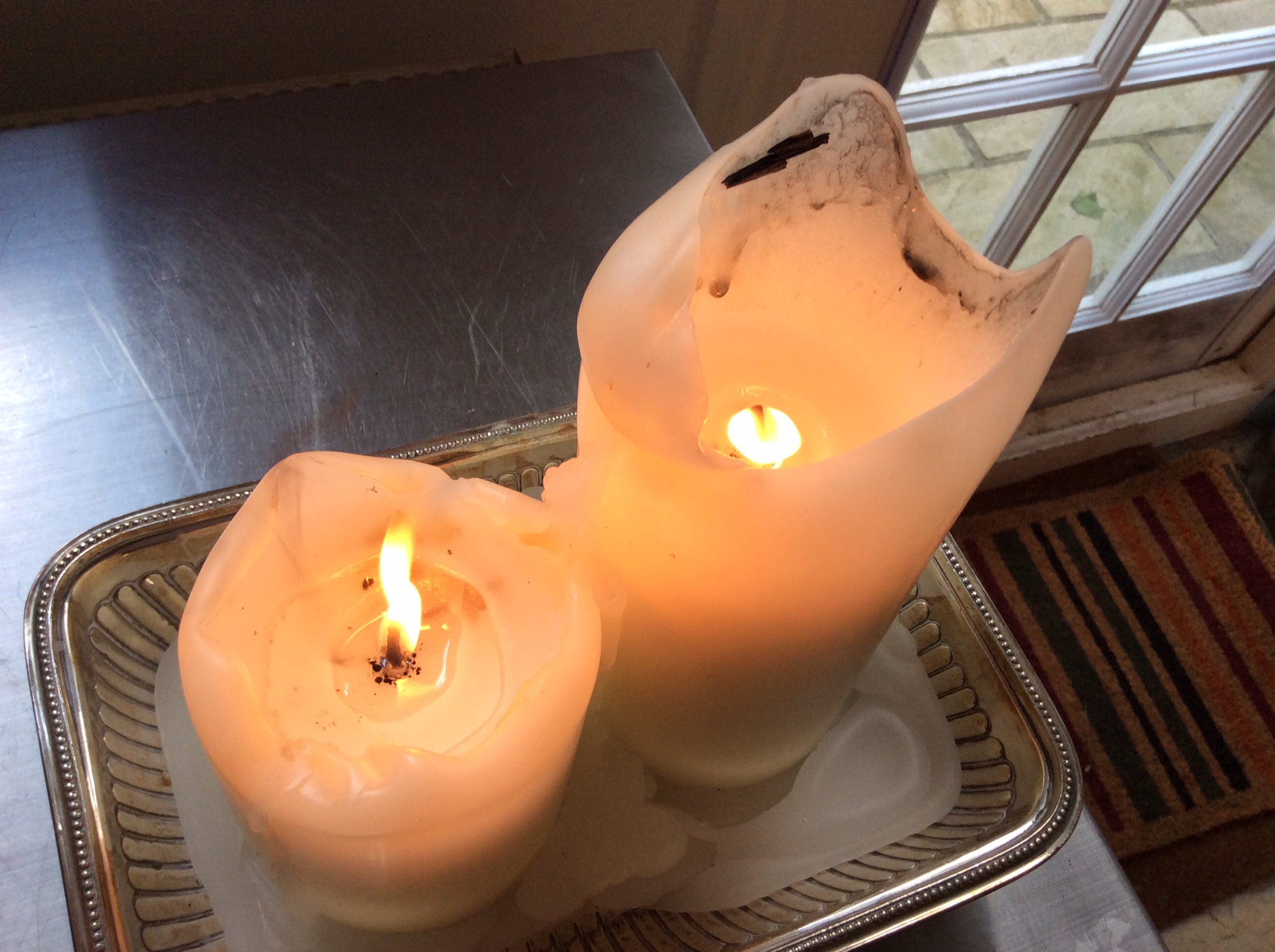 How to burn candles… Candles on the Web Blog